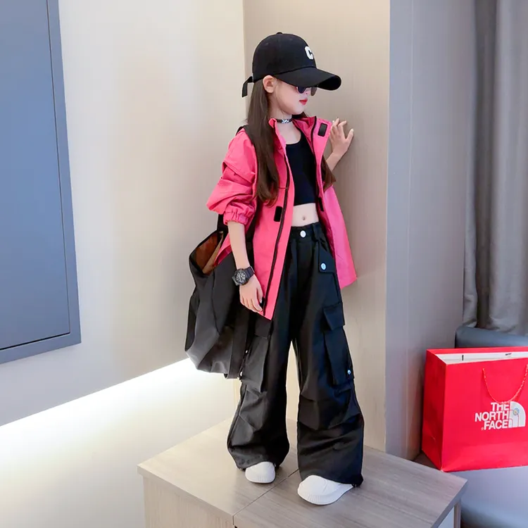 女童春季洋气冲锋衣外套2025新款儿童时尚户外服休闲连帽工装衣服