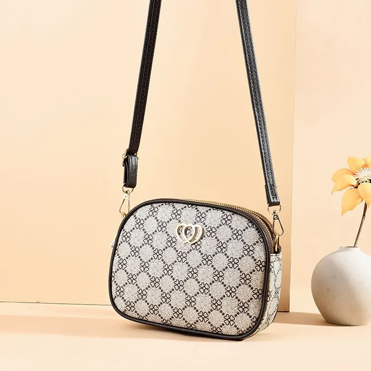 小包包女斜挎新款时尚韩版妈妈包中老年女包手机零钱包单肩小挎包