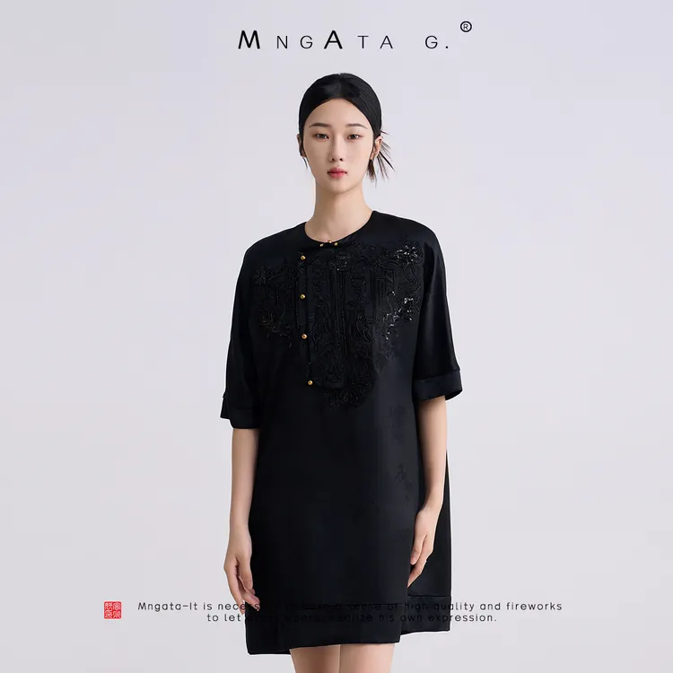 MNGATA G.宫小妍 【人间四月】夏日新中式国风绣花醋酸裙子24011706