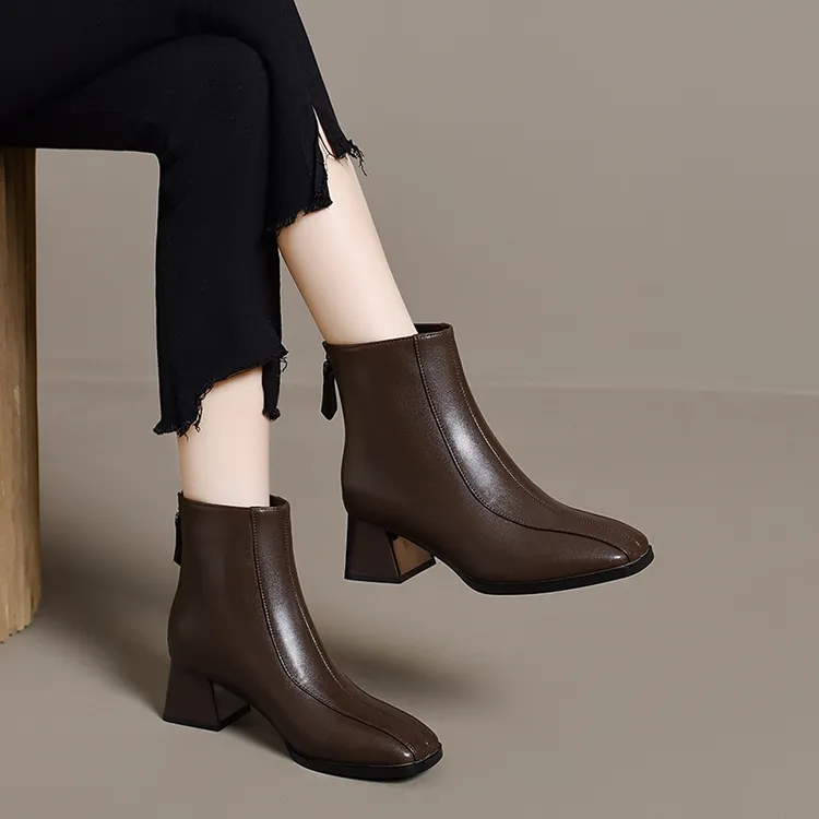 2024年冬季时尚洋气百搭方头粗跟牛皮软底高跟舒适气质时装短靴女