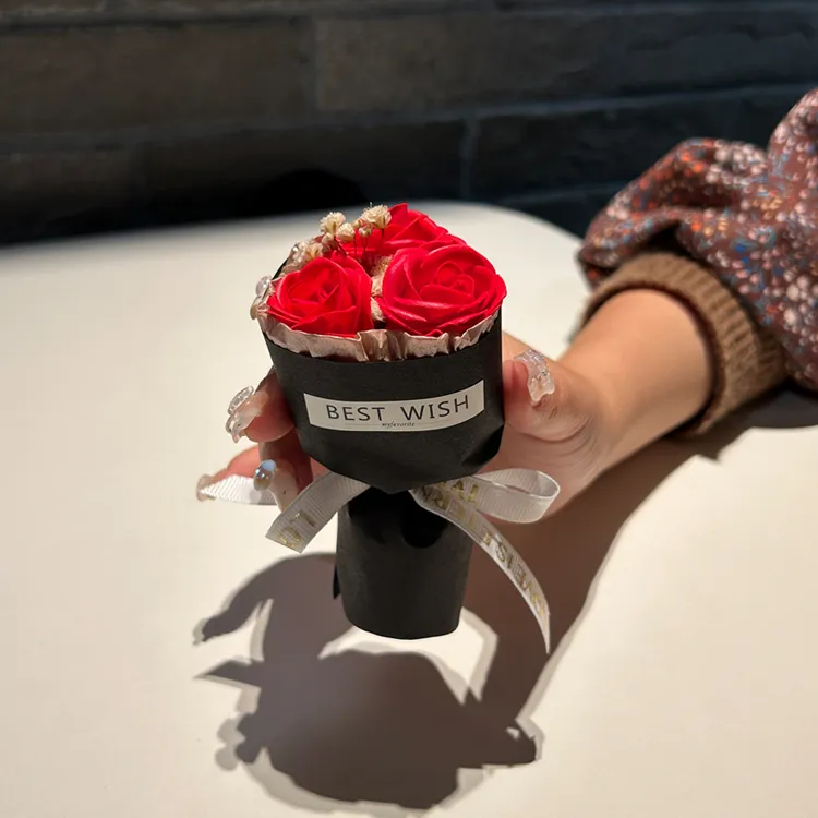 ins情人节春节结婚手工礼物毕业装饰车载风口迷你玫瑰口袋小花束