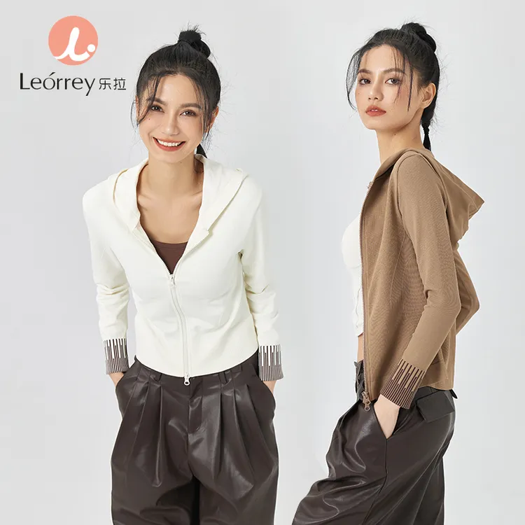Leorrey/乐拉高弹连帽修身夹克运动户外跑步瑜伽双拉链外套WT3604