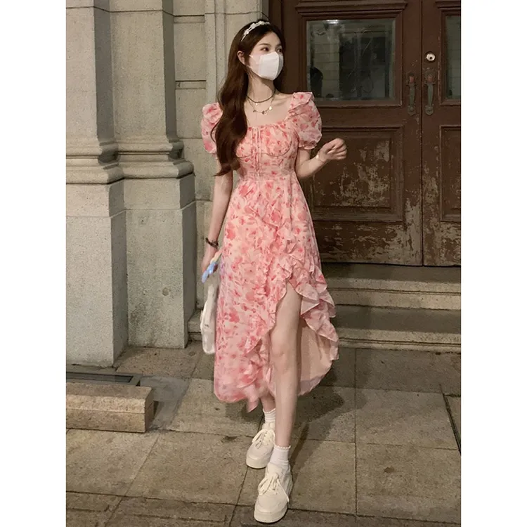 茶歇法式开叉不规则粉色碎花连衣裙女夏高级感小个子复古收腰长裙
