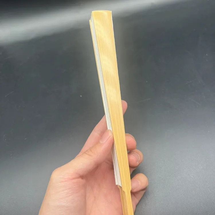 可甩合的玉竹折扇