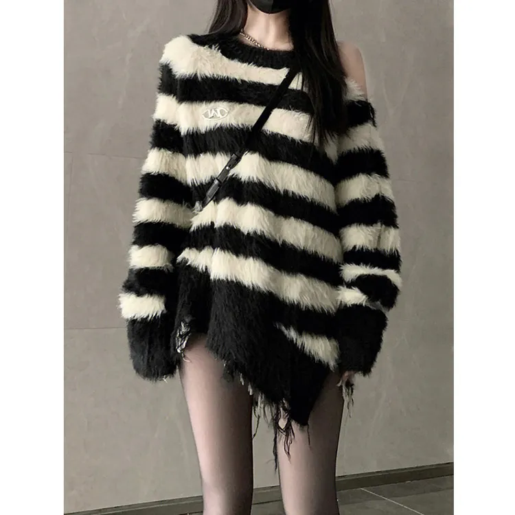 仿貂毛拉链露肩毛衣女春秋高级感小众撞色黑白条纹宽松慵懒风上衣