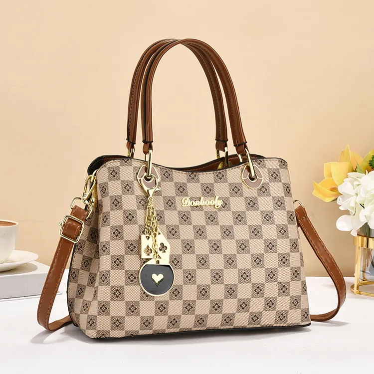 小众爆款2025新款女士单肩斜挎包包大容量百搭手提时尚手提包包