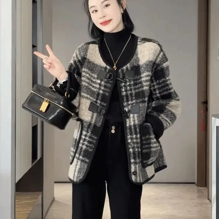 2025新款格子毛呢秋冬羊羔宽松牛角香风加绒加厚呢子百搭外套上衣