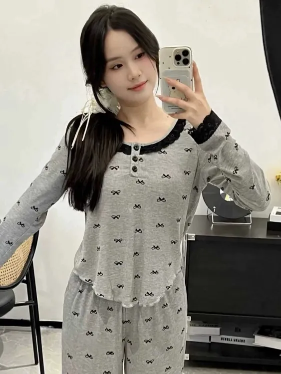 2025秋季新款蕾丝拼接圆领莫代尔带胸垫家居服套装两件套可外穿女