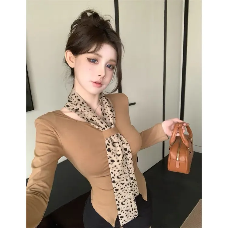 梦优莱纯欲风豹纹飘带小众打底衫春秋冬卡其色修身显瘦长袖体恤女