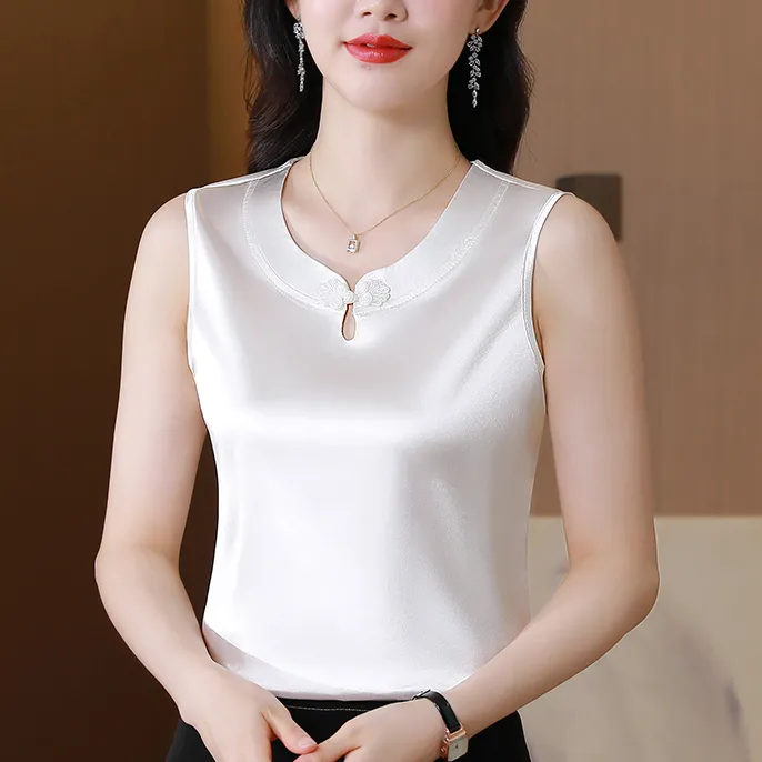 设计感盘扣吊带小背心女洋气打底衫夏季遮肉显瘦白色缎面无袖上衣