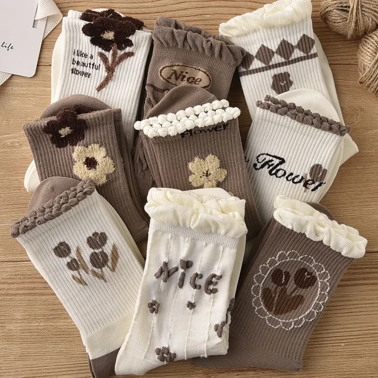 女袜子秋冬毛绒花朵长筒袜ins潮百搭高颜值森系学生咖色花边中长