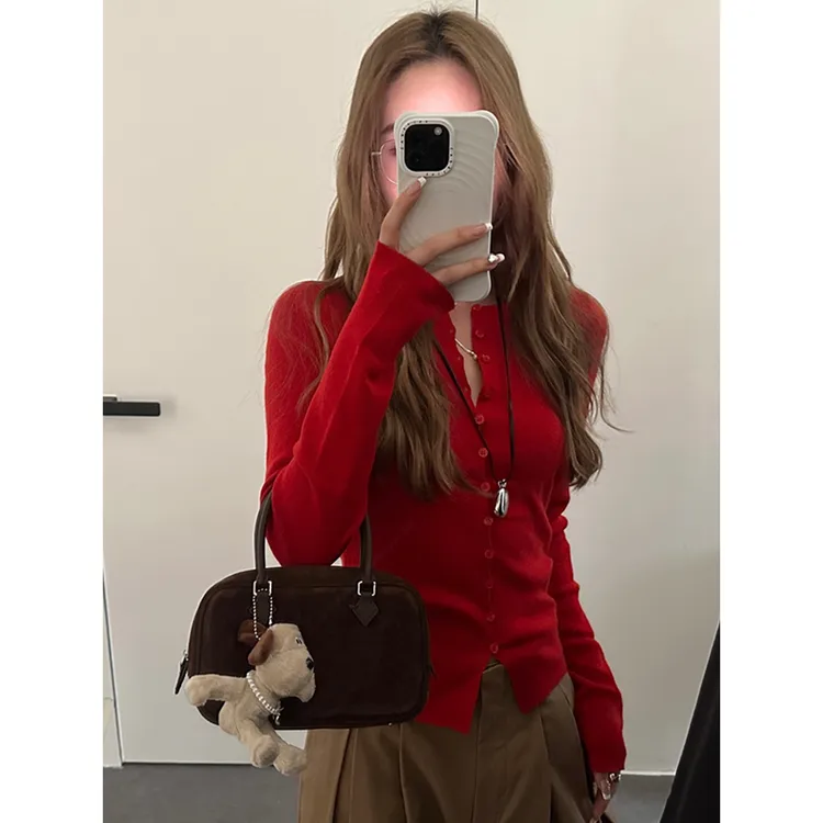 韩系红色针织开衫女早秋穿搭设计感圆领修身显瘦收腰长袖内搭上衣