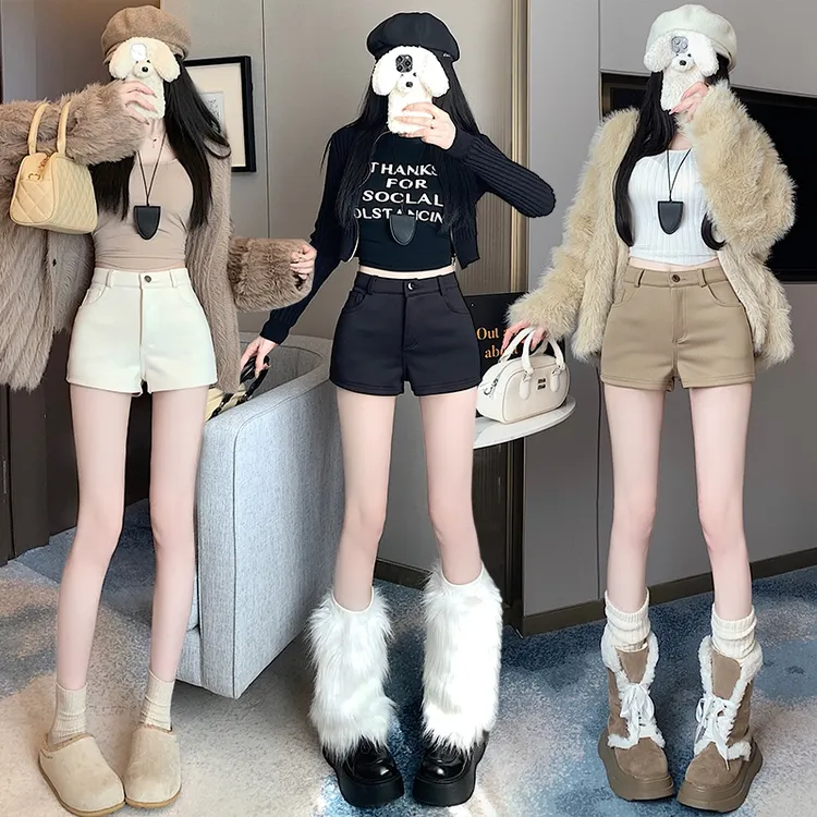 纯色加绒加厚短裤女秋冬外穿2025新款纯欲风包臀热裤高腰显瘦靴裤