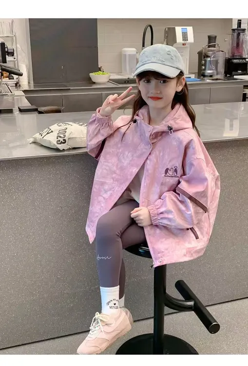 女童冲锋衣外套春秋款2025新款洋气儿童连帽秋装小女孩运动上衣潮
