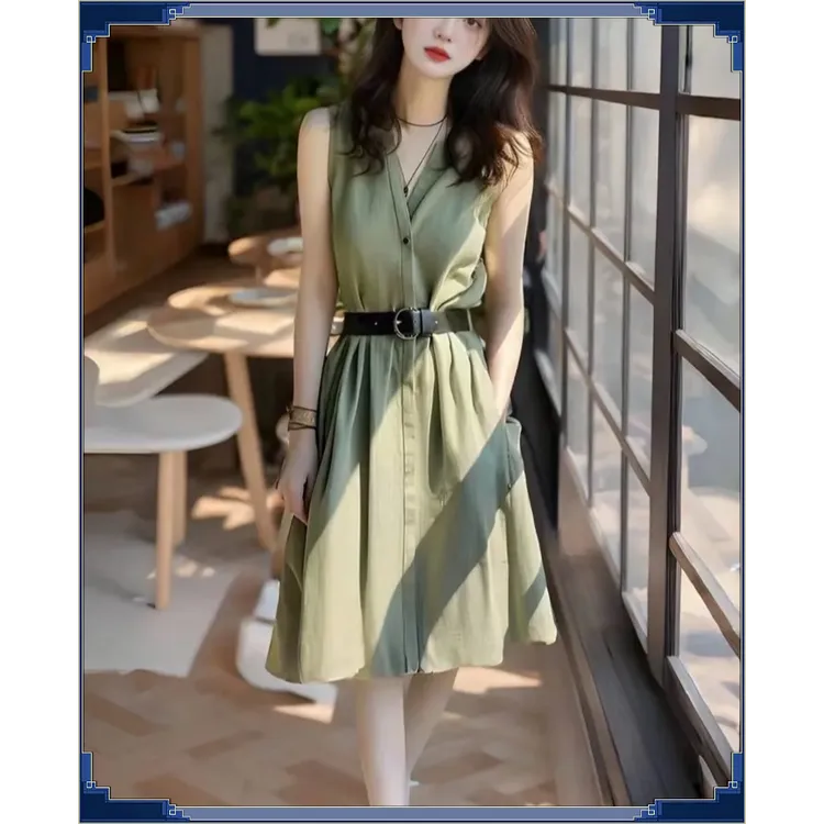 夏季搭配绿色连衣裙2025新款轻奢高级感遮肉显瘦今年流行的裙子