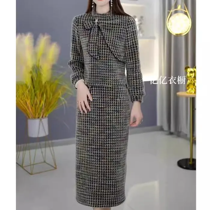 2024冬季加厚连衣裙子中长裙高腰显瘦高级感时尚高档减龄加厚女装