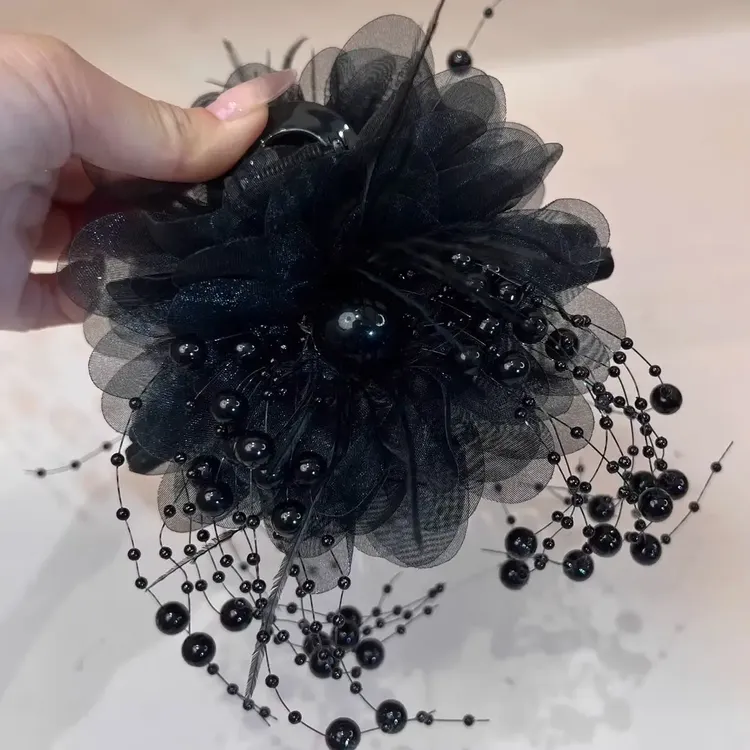 初秋新款气质百搭牡丹花珠珠流苏抓夹女显发量蓬松增高颅顶鲨鱼夹