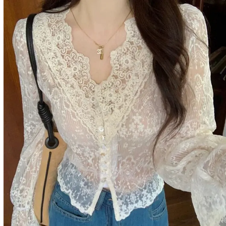 钩花镂空v领蕾丝衬衫女2025新款秋季高级设计感小众蕾丝打底衫