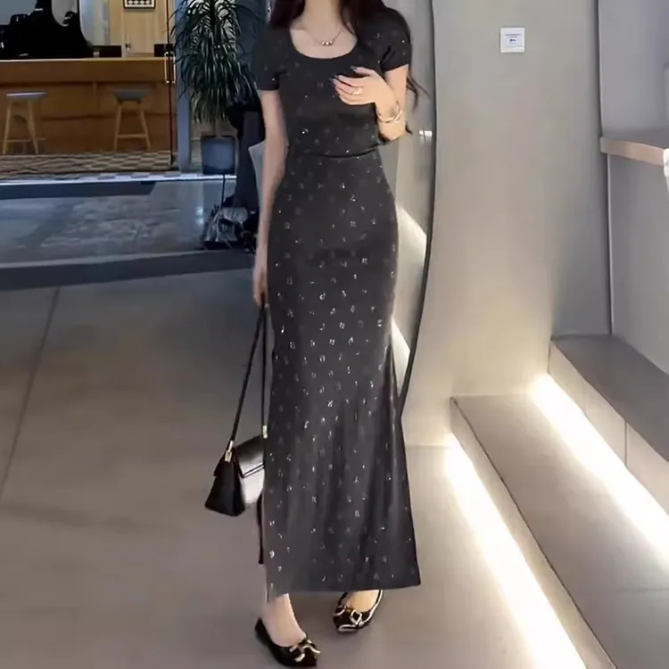 大婷婷2024新款纯欲钻钻收腰短袖时尚显瘦开叉连衣裙法式气质长裙