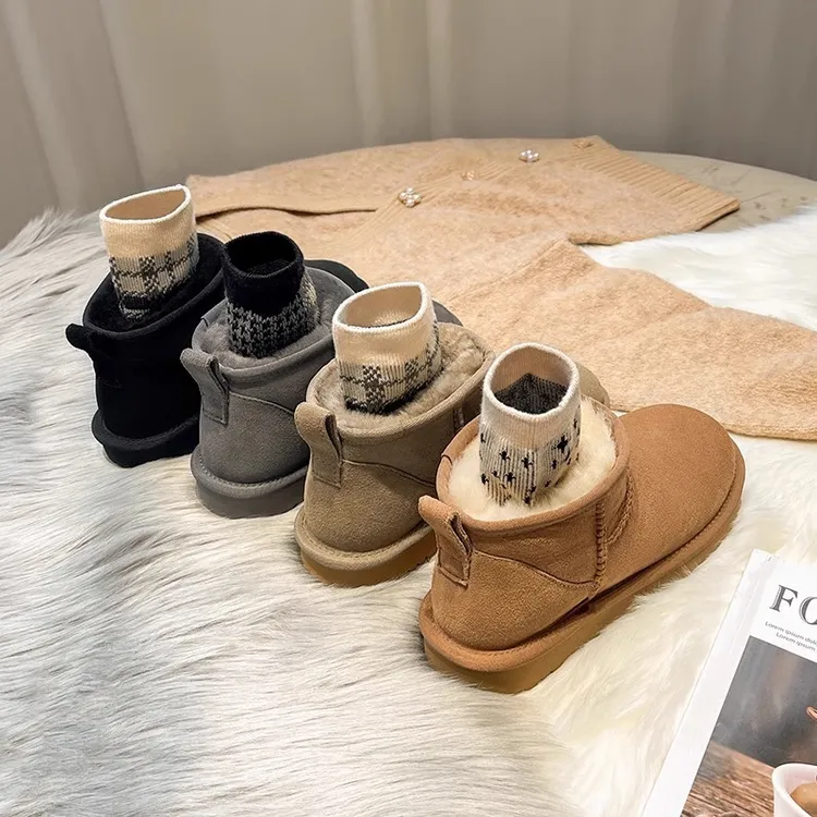 加绒加厚皮毛一体东北短筒雪地靴2024冬新款周冬雨同款桑坡村棉鞋