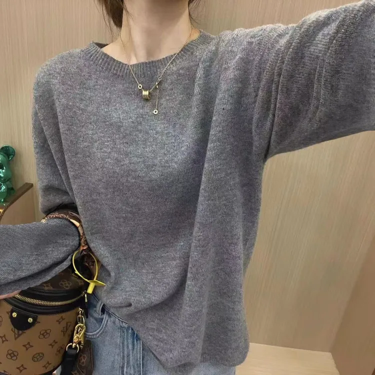 宽松简约百搭针织衫毛衣女士新款休闲洋气打底衫宽松大码圆领上衣