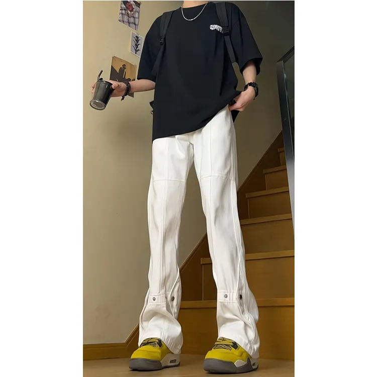 美式高街白色牛仔裤男款秋季修身显瘦微喇裤直筒宽松排扣休闲裤子