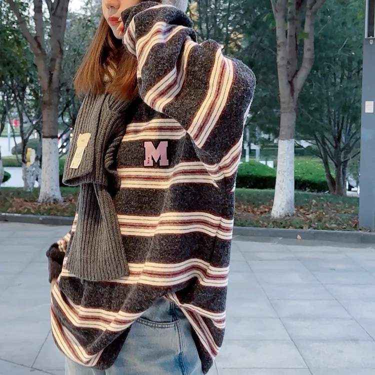 2025新款超洋气M标撞色条纹长袖毛针织衫女宽松显瘦慵懒减龄