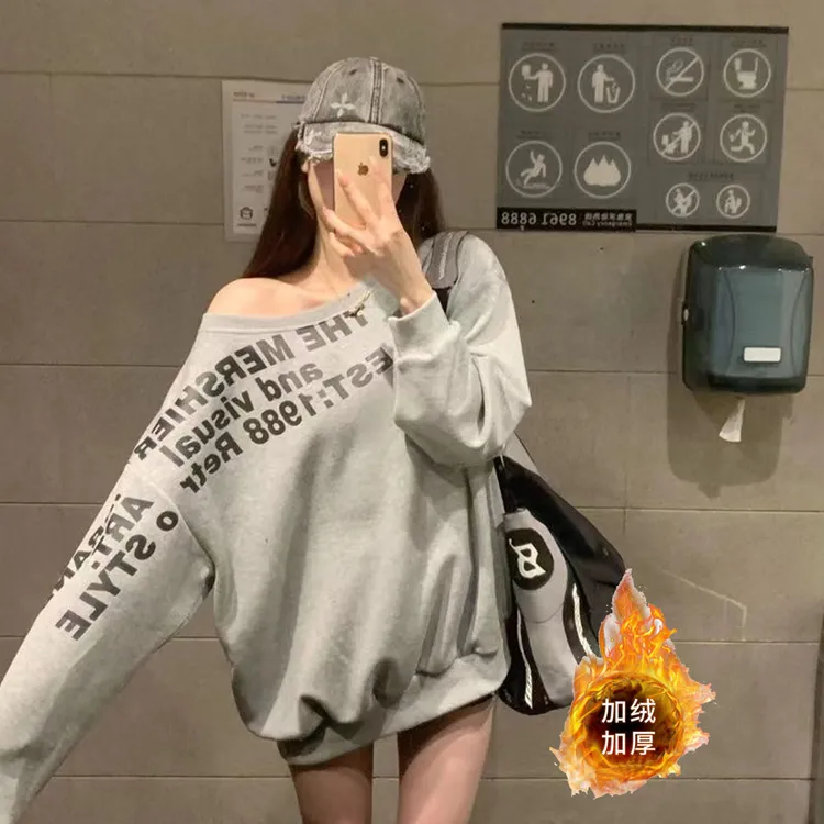 秋冬美式辣妹加绒加厚斜肩慵懒风字母印花设计中长款长袖卫衣女