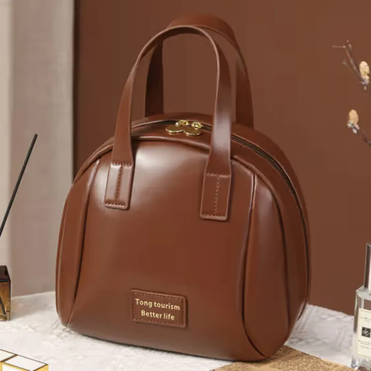 【新疆包邮】大容量皮质高级感化妆包漱包旅行出差防水时尚贝壳包女