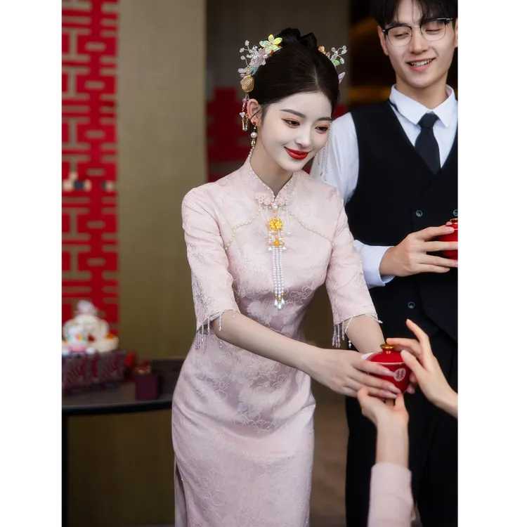 新中式粉色旗袍改良2025新款订婚连衣裙平时可穿敬酒服新娘晚礼服