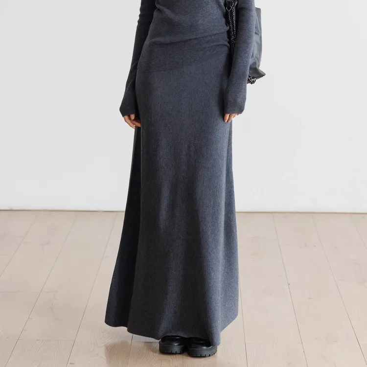 加长添气质！薄绒半身裙秋季新款纯色休闲风显瘦收腰A字半身长裙