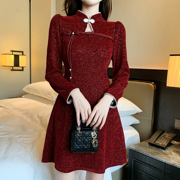 新中式a字连衣裙女2024秋新款国风盘扣珍珠亮闪修身显瘦短款裙子