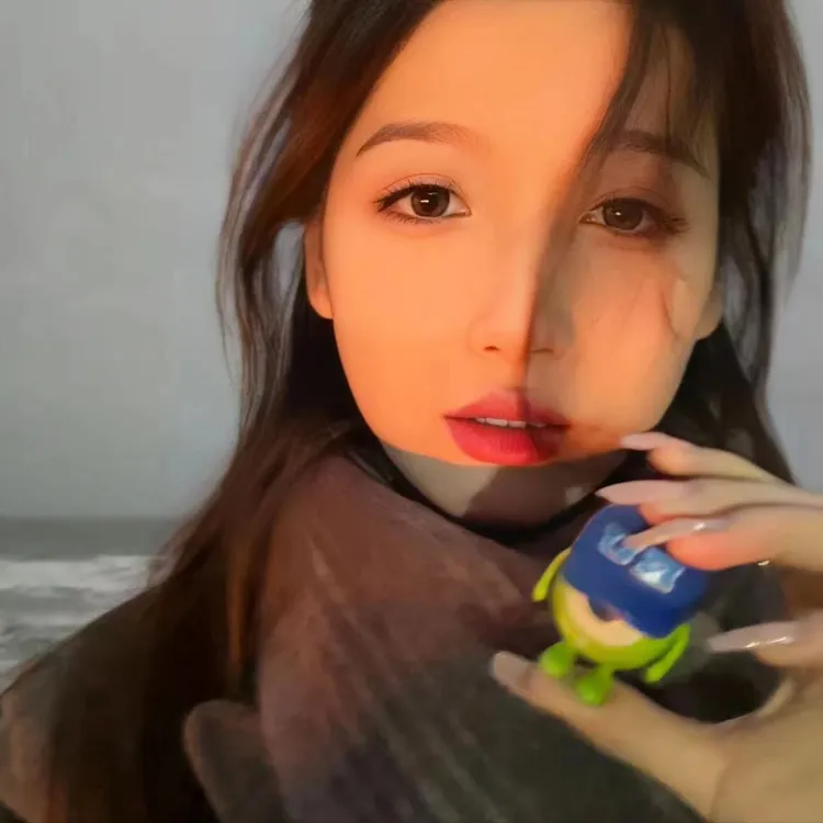 【七杯奶茶】会说i love you发声发光可爱单眼怪大眼仔情侣告白挂件