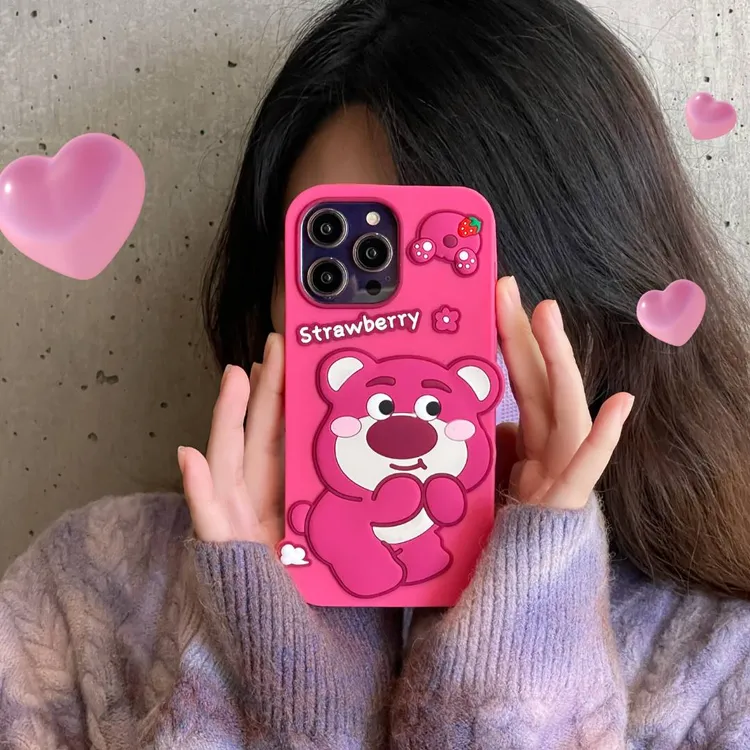 适用(iphone华为oppovivo)卡通草莓熊16防摔全包软硅胶手机壳