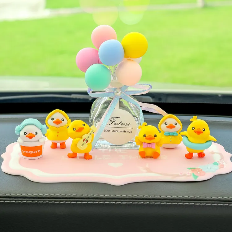 汽车摆件创意可爱车内中控台装饰品车载卡通小黄鸭车饰品时尚可选