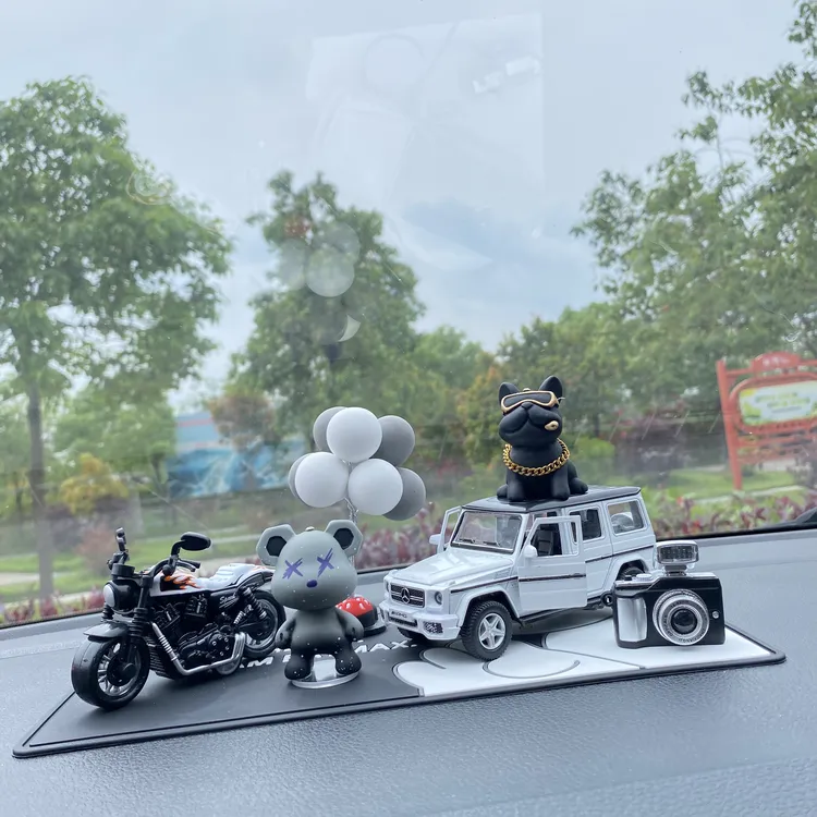 网红创意车载汽车饰品中控台摆件合金大G太阳能飞机香薰摩托摆件