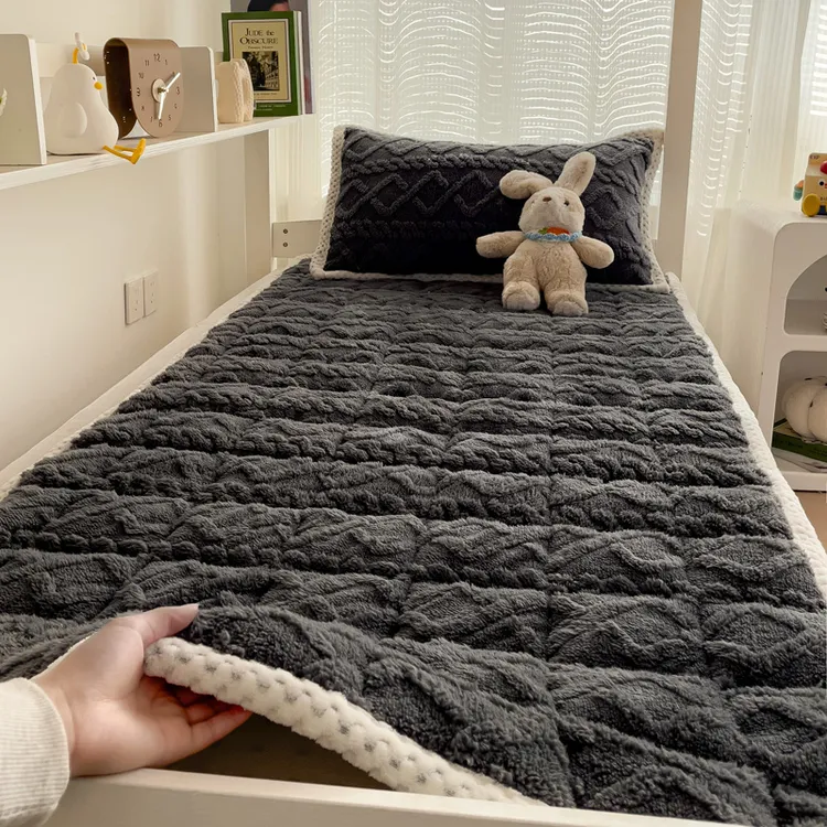 A类牛奶绒加厚学生宿舍床垫榻榻米单人双人床褥子地铺上下铺保暖