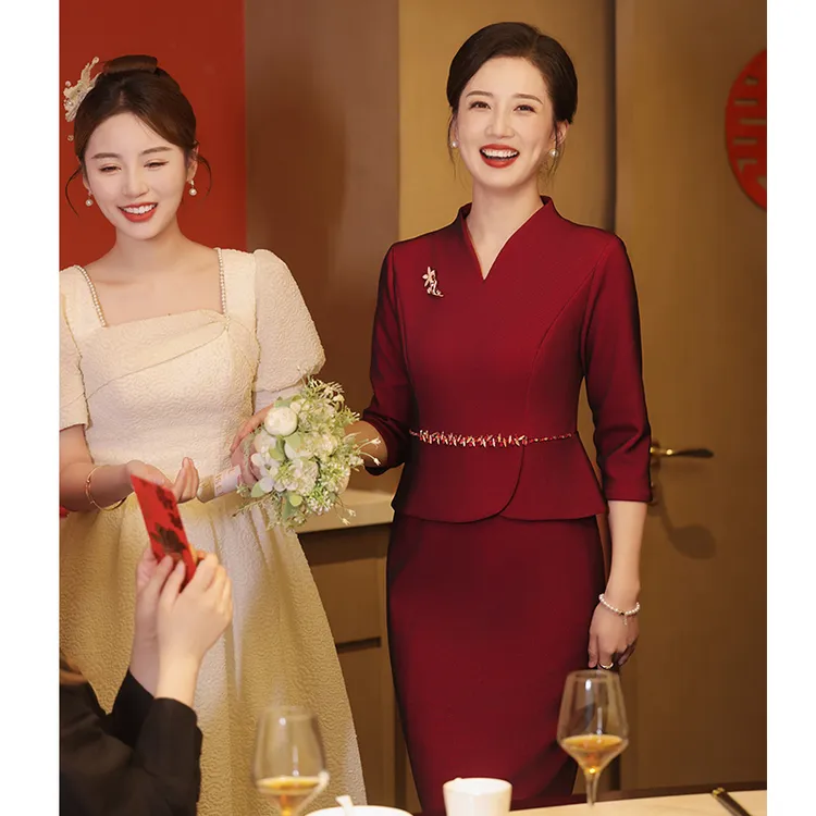 喜婆婆旗袍中年妈妈婚宴装2023新款礼服高端气质结婚红色长袖年轻