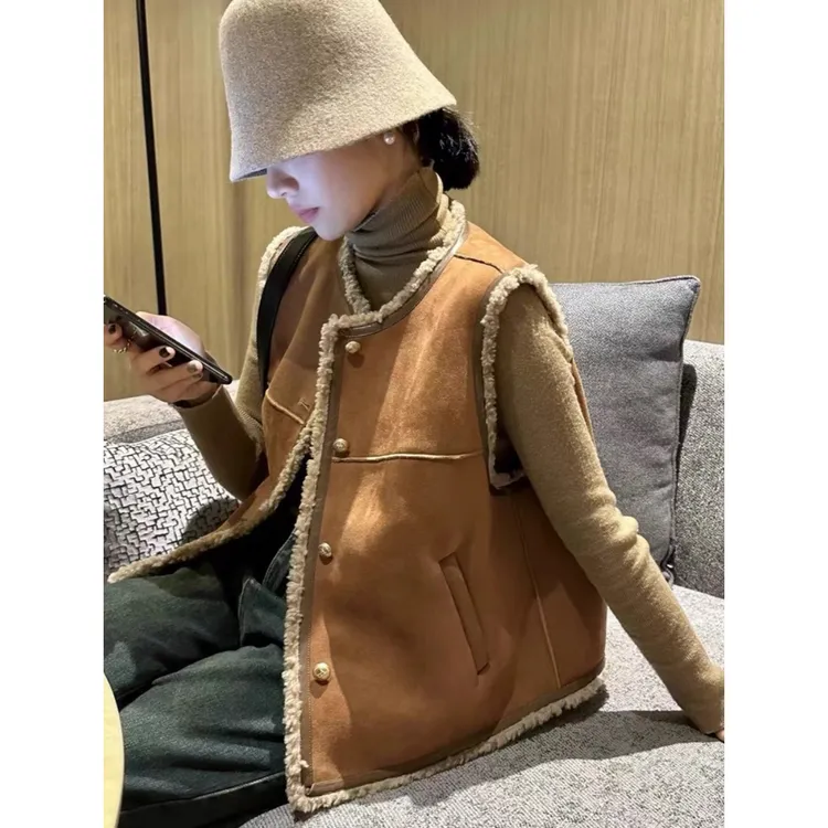 皮毛一体短款羔毛马甲女潮流秋冬爆款高级感机车坎肩背心外套潮