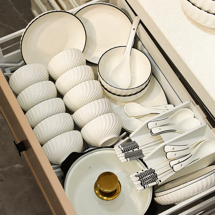 釉下彩餐具套装2025新款家用吃米饭简约碗盘全套乔迁新居陶瓷餐具