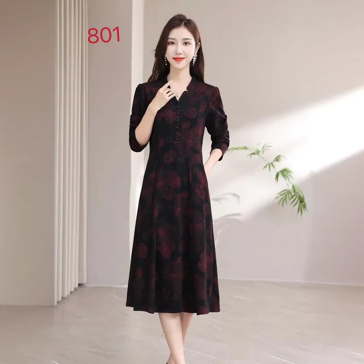 秋冬新款长袖妈妈装连衣裙气质中老年女装洋气修身百搭显瘦
