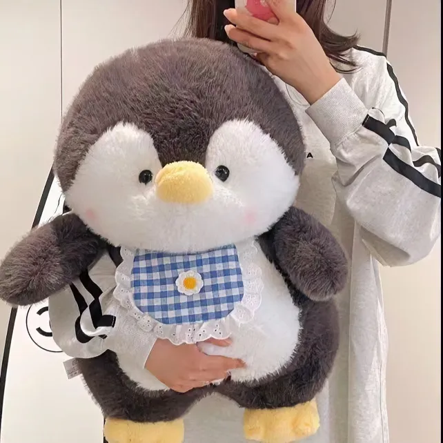 可爱围兜企鹅玩偶毛绒玩具公仔女孩布娃娃睡觉抱枕生日礼物送女生