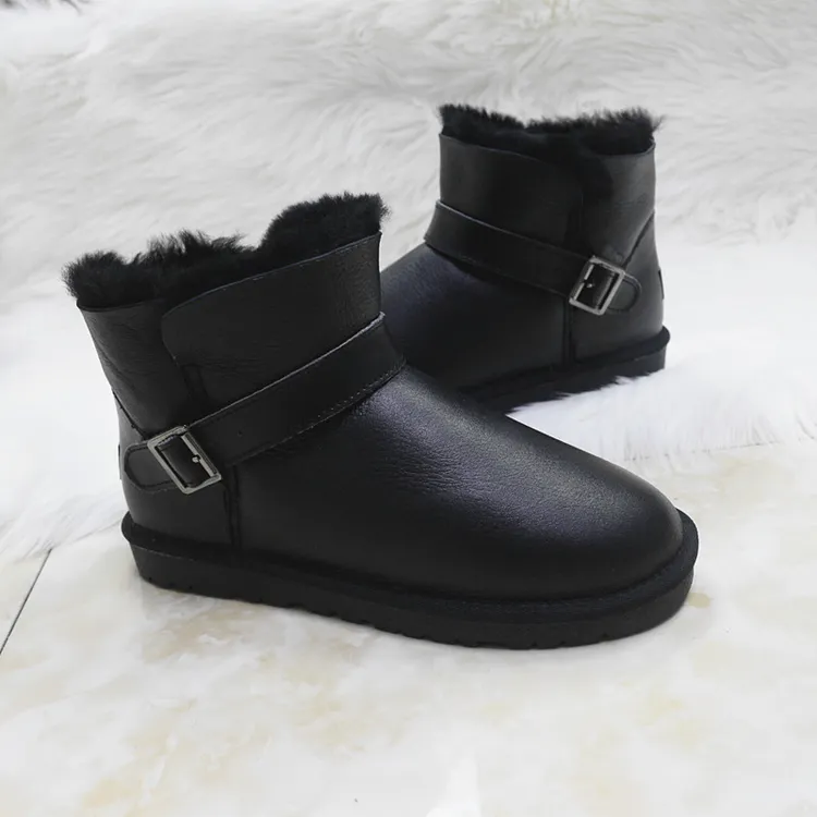 羊皮毛一体雪地靴男款黑色冬季男鞋大码防滑加绒加厚短筒保暖棉鞋