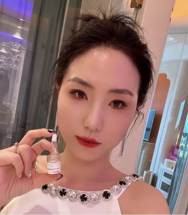 赫芙姿祛斑美白暗黄Vc 安瓶精华色素溶解排色液