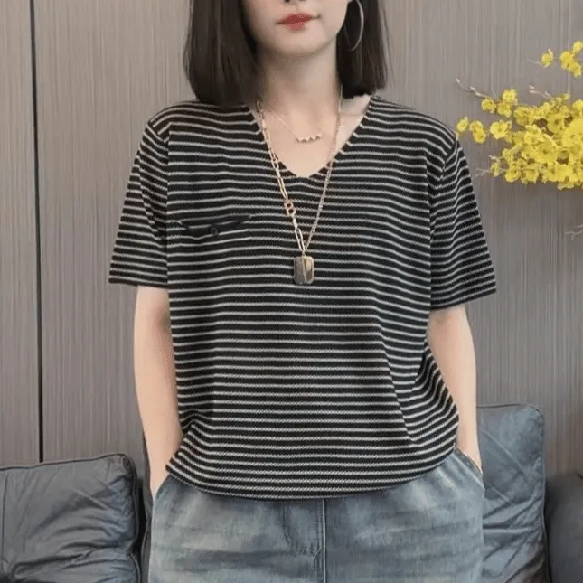 大码短袖条纹夏季薄款针织衫时尚休闲女装简约洋气显瘦V领上衣
