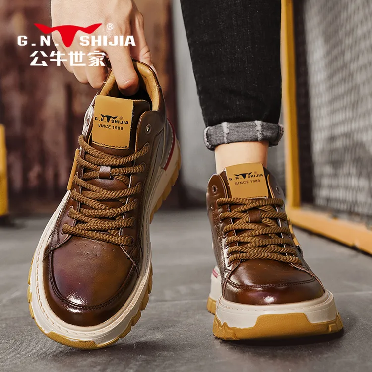 公牛世家鞋子男款爆款2025新款时尚百搭复古工装靴加绒保暖马丁靴