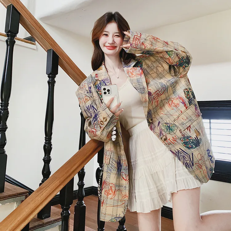 设计感印花西装外套女秋季新款韩版宽松显瘦休闲涂鸦百搭西服上衣