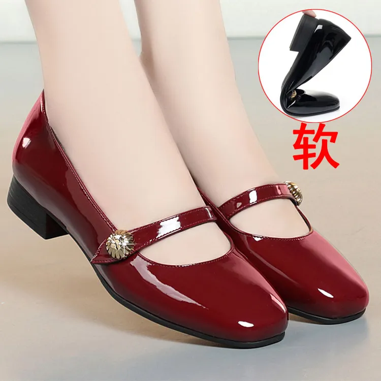 粗跟单鞋软皮妈妈喜婆婆鞋软底春秋款低跟红色玛丽珍中年女鞋皮鞋