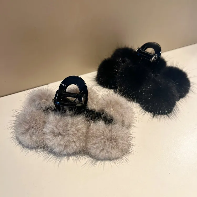 韩国轻奢精致发卡大球球大毛毛鲨鱼夹毛球大号发抓马尾抓夹发夹