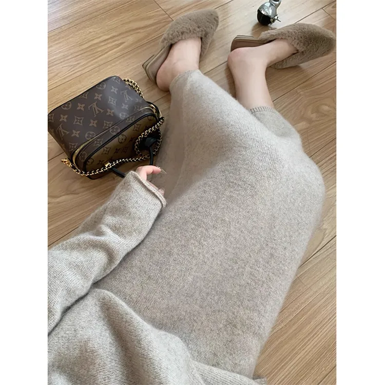 高级感浅驼色软糯半身裙女秋冬季2025新款高腰包臀直筒裙毛呢长裙